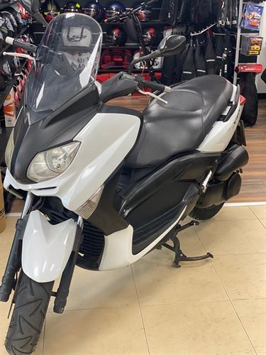 קטנוע ימאהה X-MAX 250